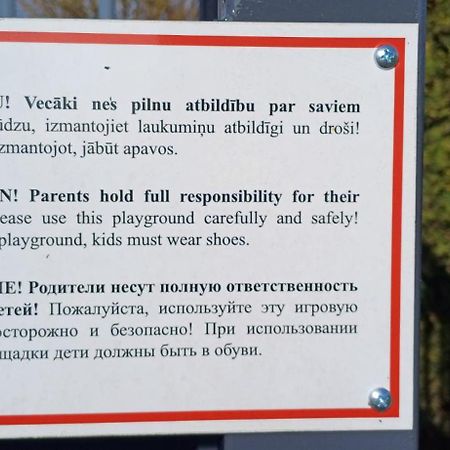 Family Garden House With Free Private Parking & Playground Villa Riga Buitenkant foto