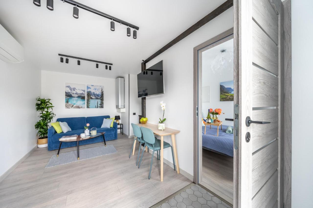 Family Garden House With Free Private Parking & Playground Villa Riga Buitenkant foto