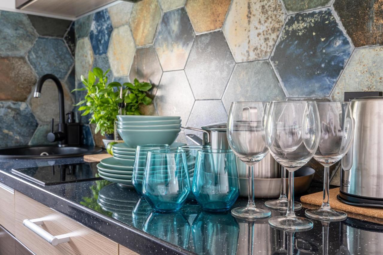 Family Garden House With Free Private Parking & Playground Villa Riga Buitenkant foto