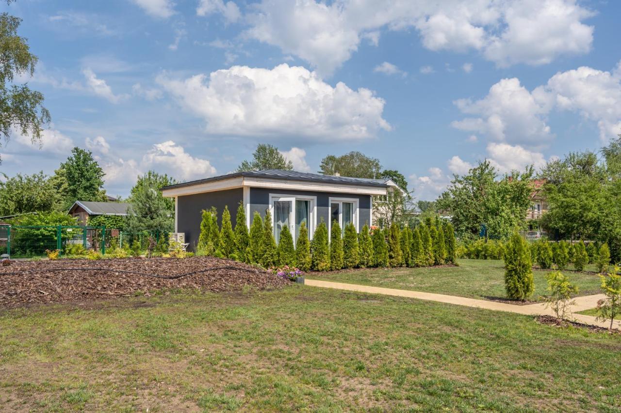 Family Garden House With Free Private Parking & Playground Villa Riga Buitenkant foto
