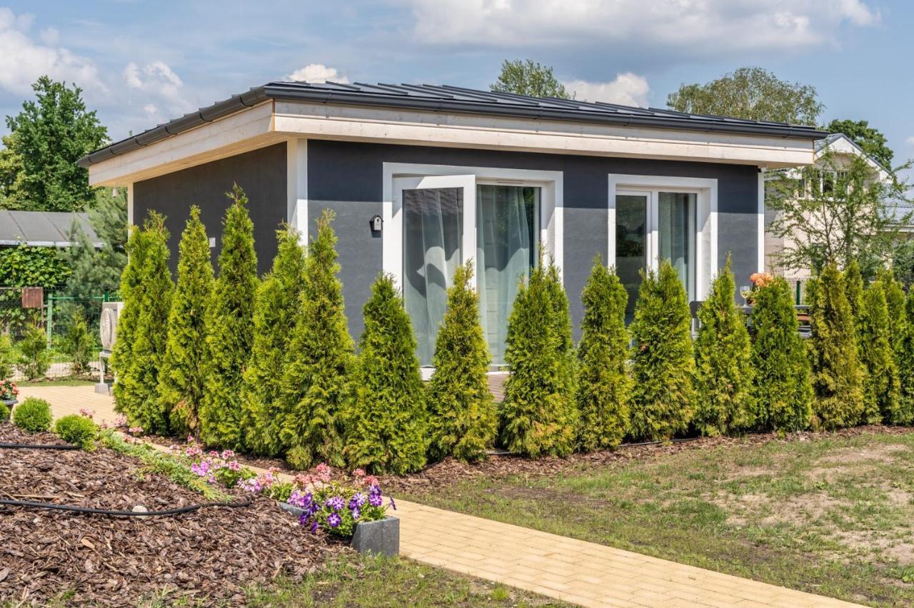 Family Garden House With Free Private Parking & Playground Villa Riga Buitenkant foto